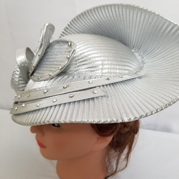 Easter Sunday Church Derby Hat Silver Floral - Picture 5 of 8